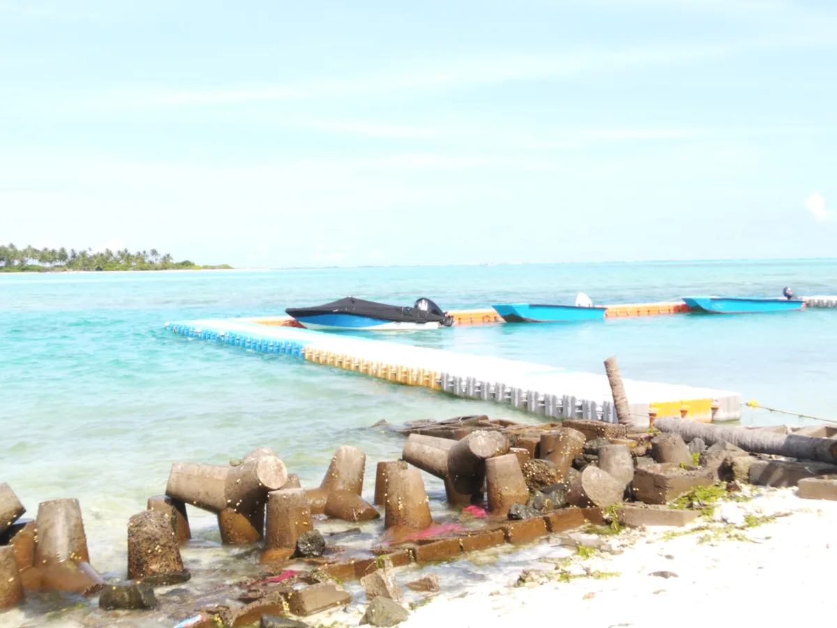 Kalpeni Island shoreline